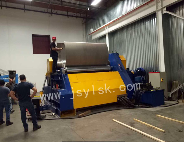 四輥卷板機(jī)