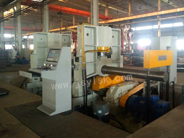 中小型上輥萬(wàn)能式卷板機(jī)